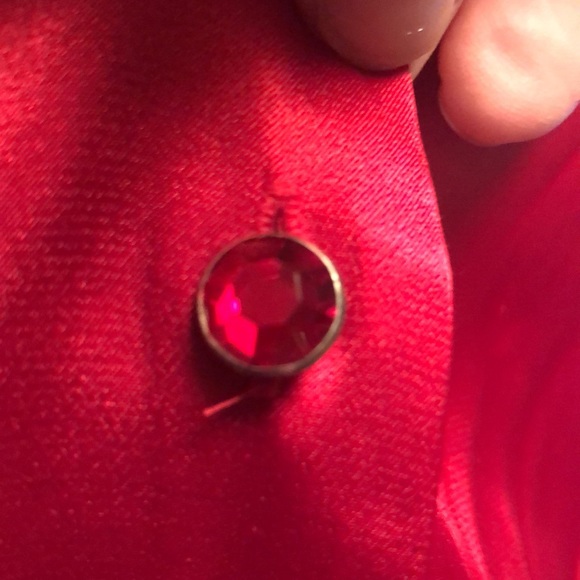 Beautiful Red Satin Sag Harbor Long Sleeved Blouse Petite - Picture 2 of 13